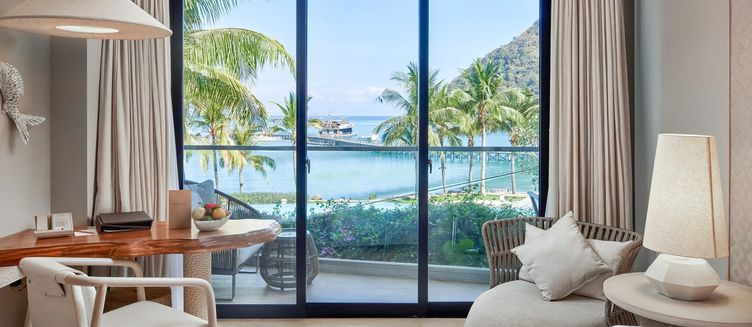 Фото отеля AYANA Komodo Waecicu Beach