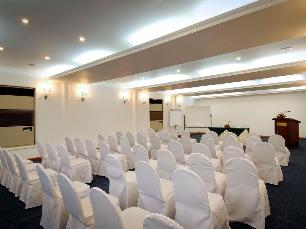 Berjaya Hotel Colombo фото 17