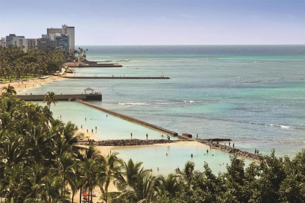Hyatt Regency Waikiki Beach Resort and Spa фото 18