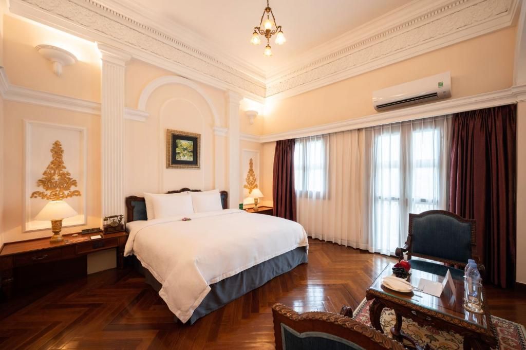 Hotel Majestic Saigon фото 31
