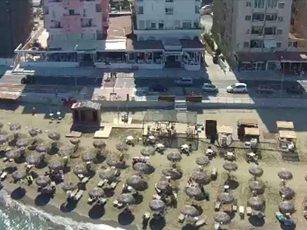 Mackenzie Beach Hotel фото 9