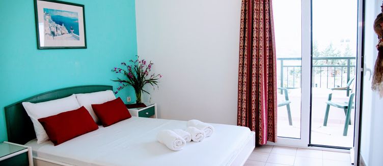 Фото отеля Theoni Apartments