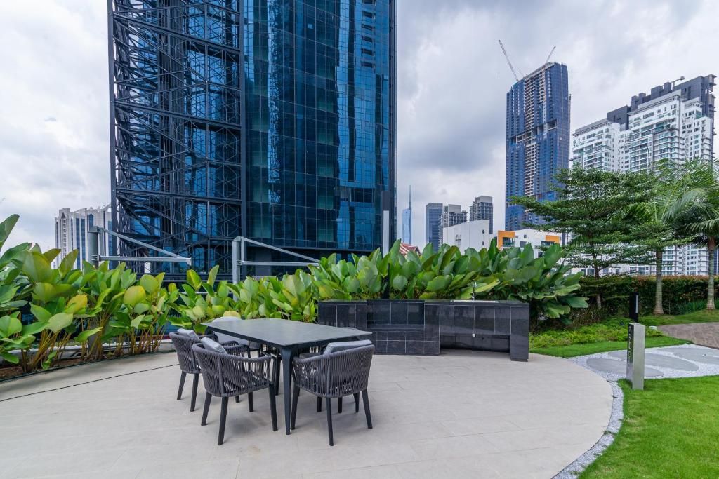 Eaton Residences KL by Plush фото 19