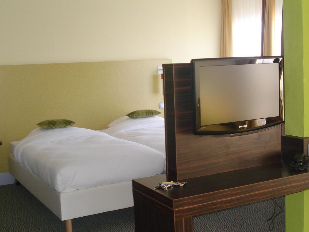 Ibis Styles Nice Vieux Port Hotel фото 13