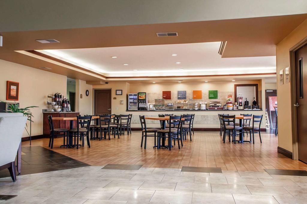 Comfort Suites Elgin фото 21