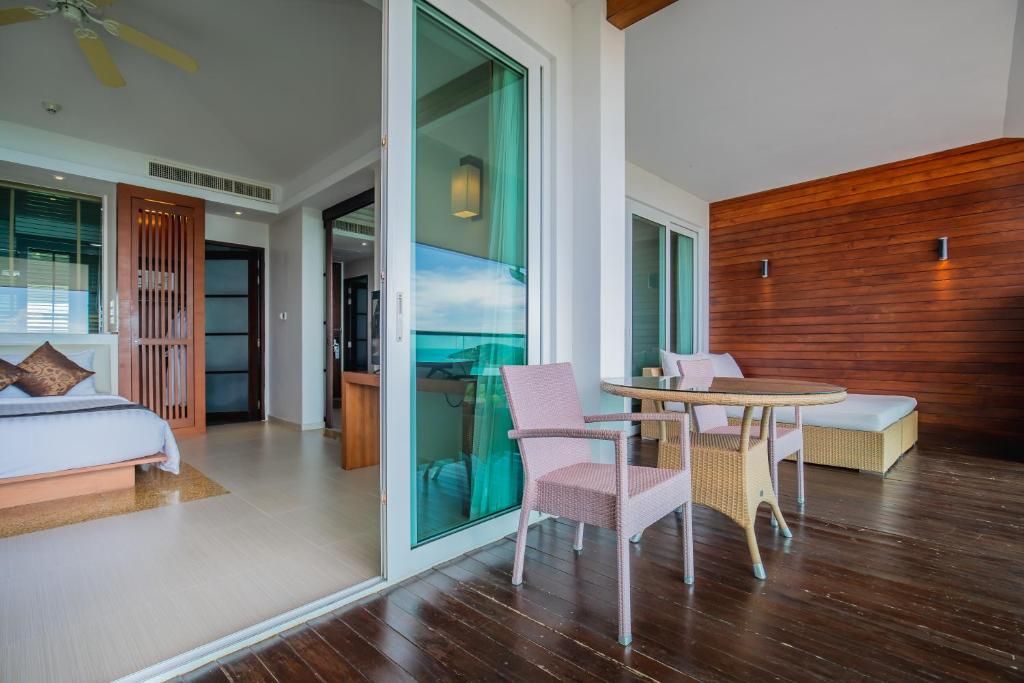 KC Resort & Over Water Villas фото 46