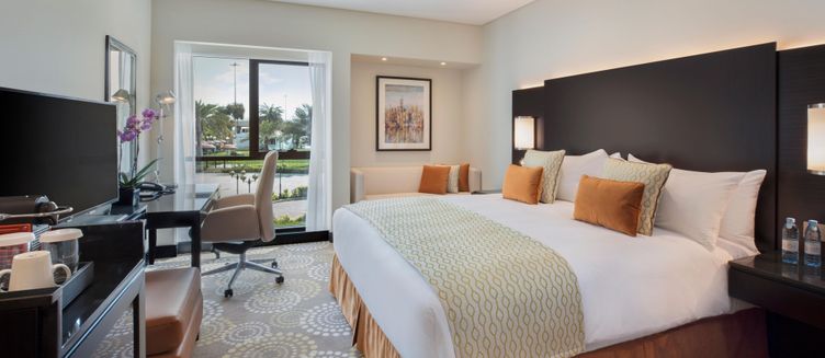 Фото отеля Crowne Plaza Bahrain