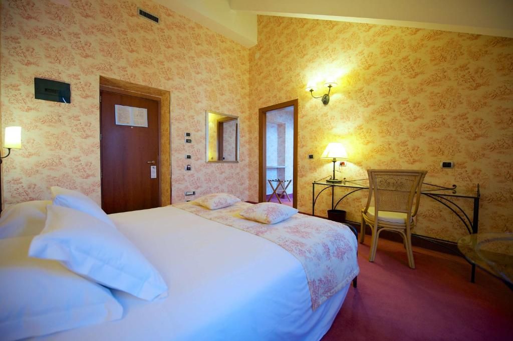 Best Western Crystal Palace Hotel фото 20