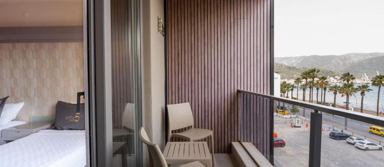 Фото отеля Fifty Five Suite Hotel