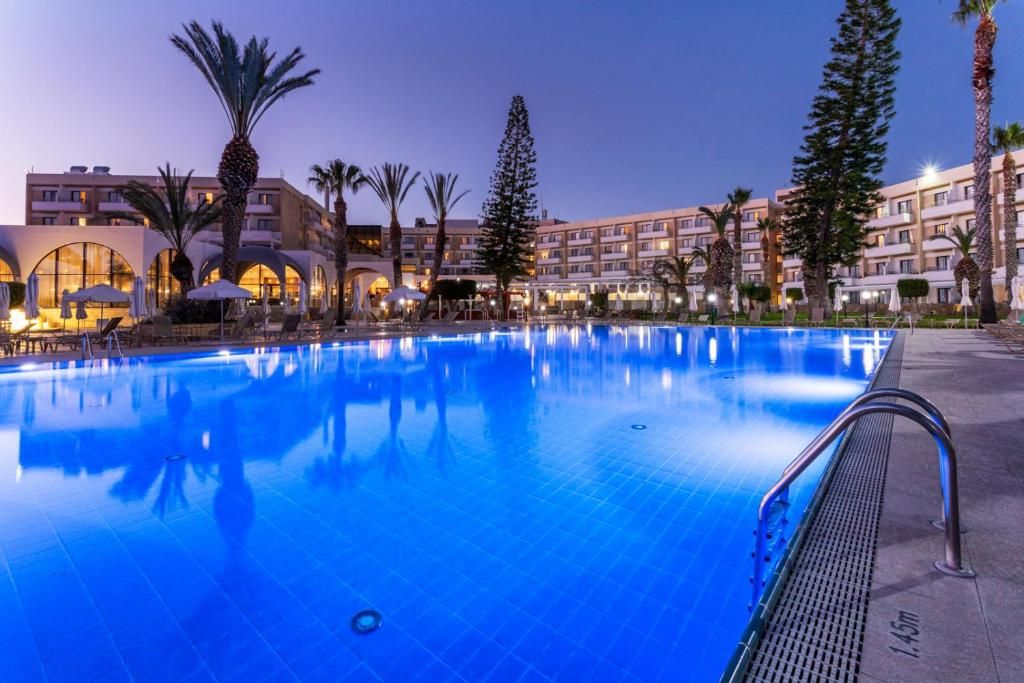 Louis Phaethon Beach фото 47
