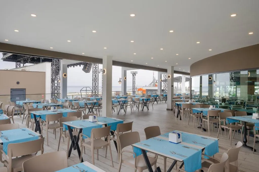 Sailor's Beach Club фото 12