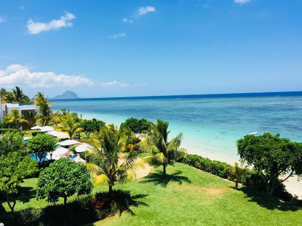 Cap Ouest Beachfront Luxury Penthouse фото 9