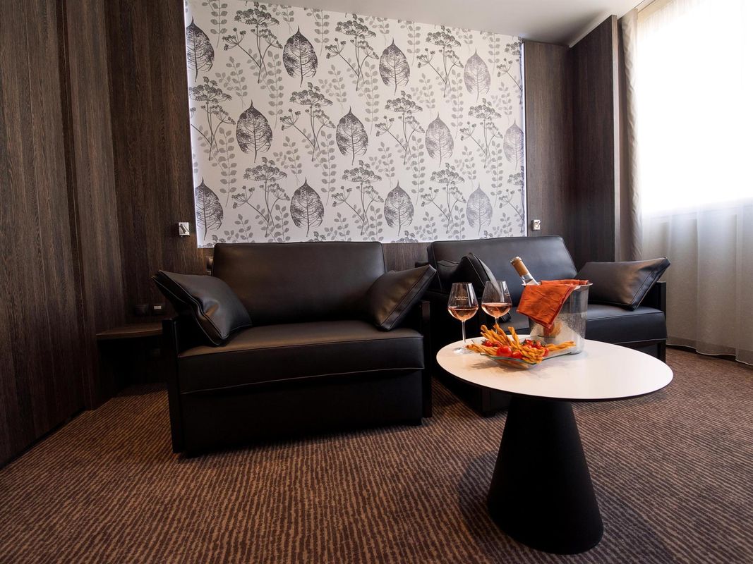 Best Western Plus Le Patio des Artistes Wellness Jacuzzi фото 23