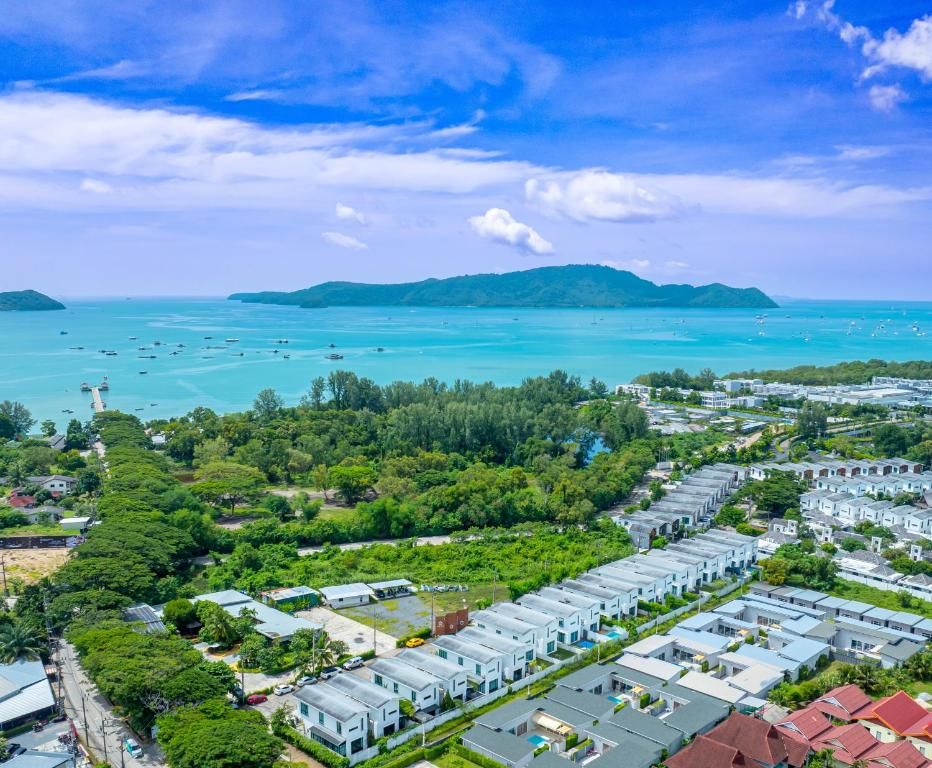 Andaman Sea Best Pool Access and Villas фото 28