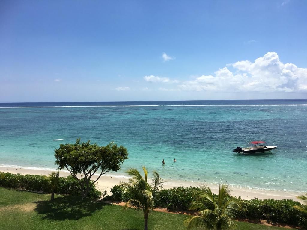 Cap Ouest Beachfront Luxury Penthouse фото 10