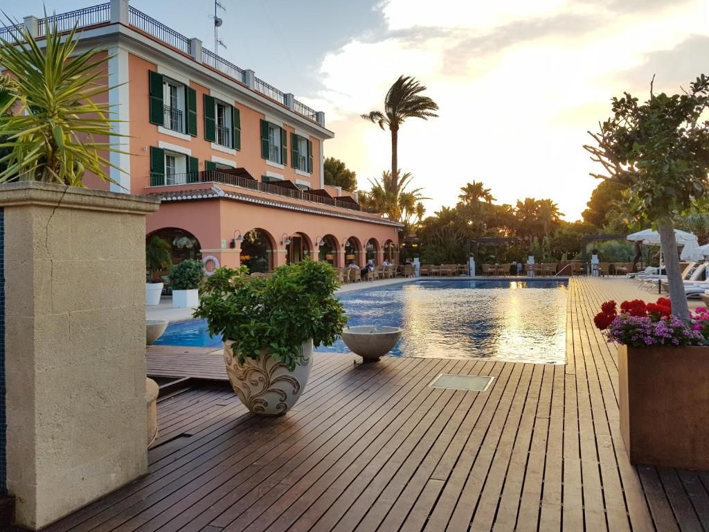Hotel Les Rotes фото 2