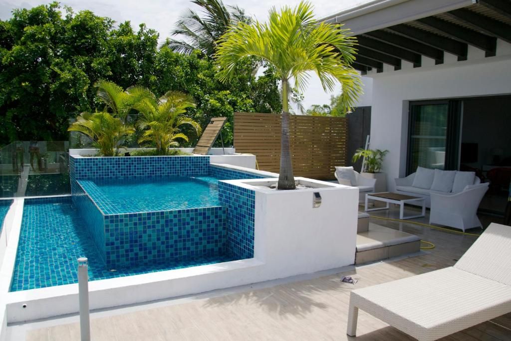 Cap Ouest Beachfront Luxury Penthouse фото 13