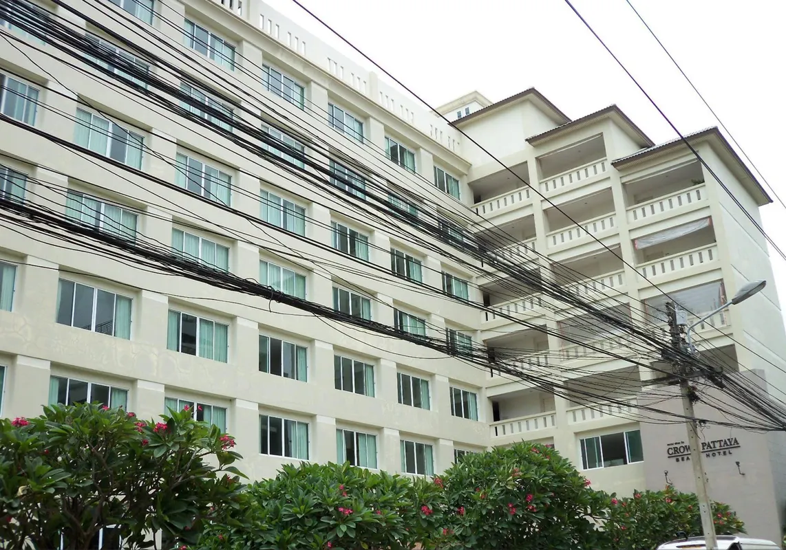 Crown Pattaya Beach Hotel фото 1