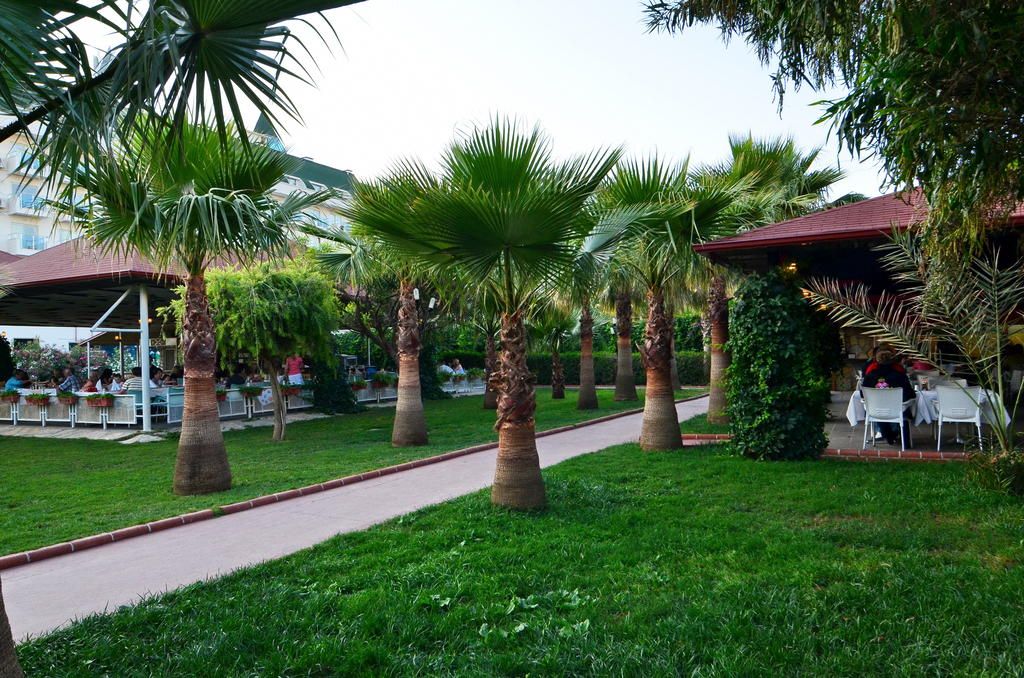 Royal Garden Suit Hotel фото 9