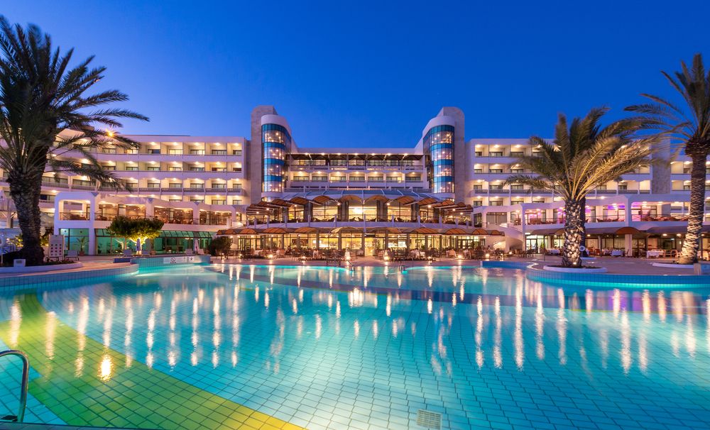 Constantinou Bros Athena Beach Hotel фото 47