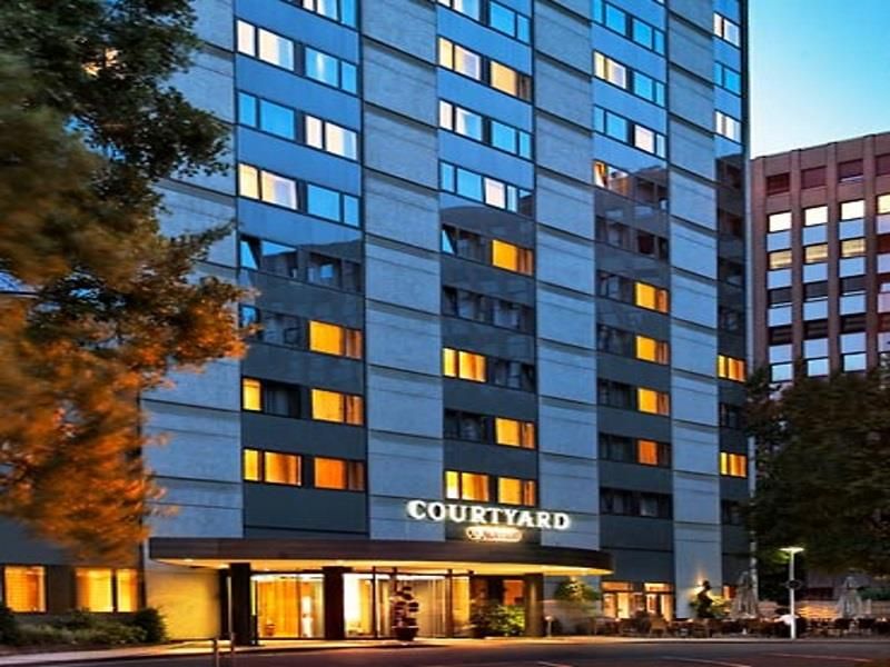 Courtyard Duesseldorf Seestern фото 9