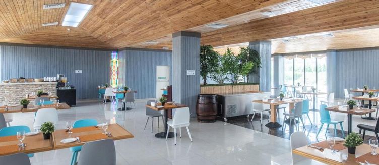 Фото отеля BM Beach Hotel