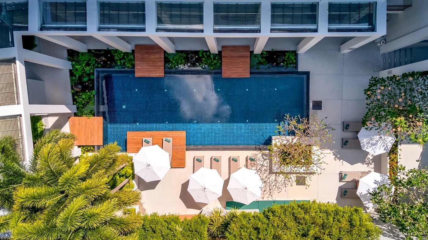 Outrigger Surin Beach Resort фото 2