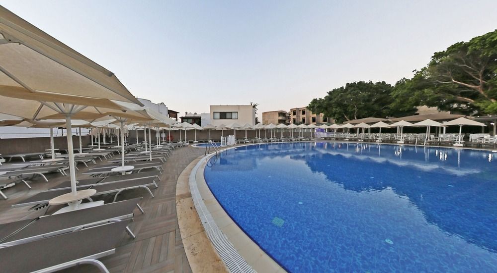 Bendis Beach Hotel фото 18