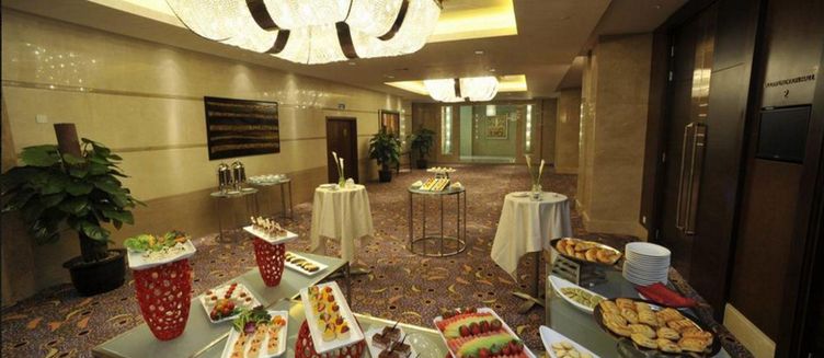Фото отеля Grand Soluxe Zhongyou Hotel