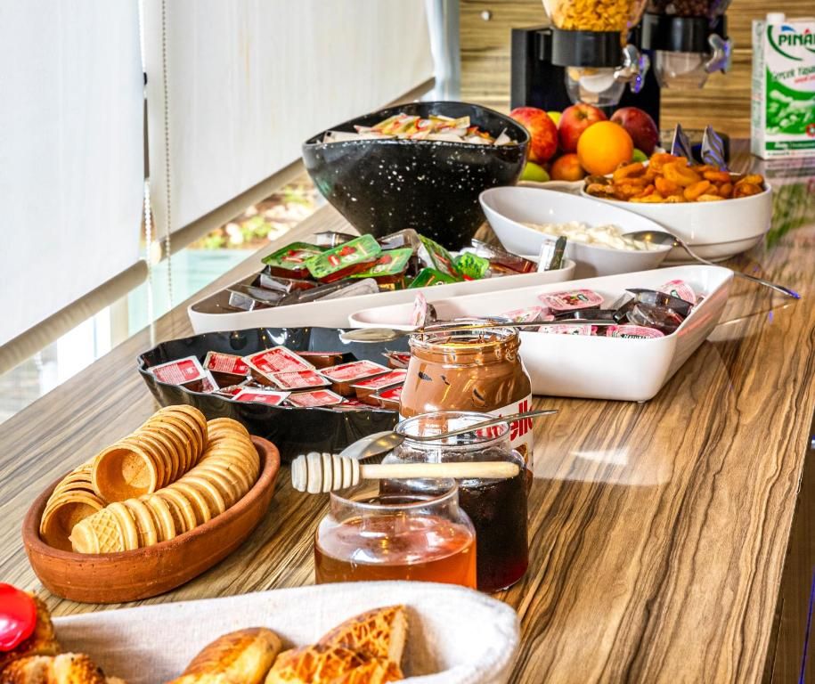 HMA Hotel & Suites фото 27