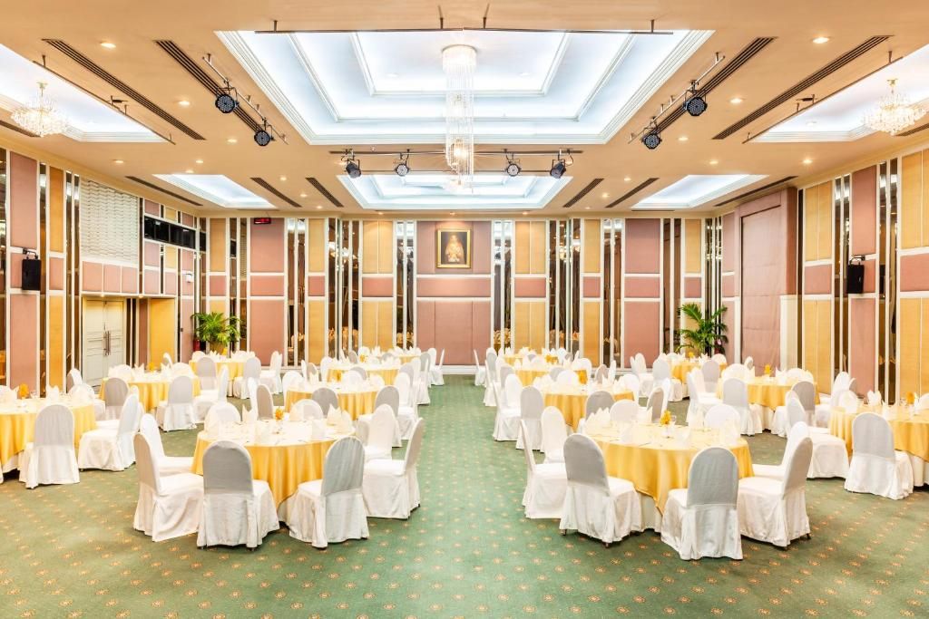 Cholchan Pattaya Beach Resort фото 108