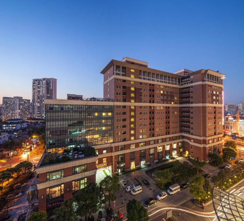 Green Court Serviced Apartment-People’s Square фото 0