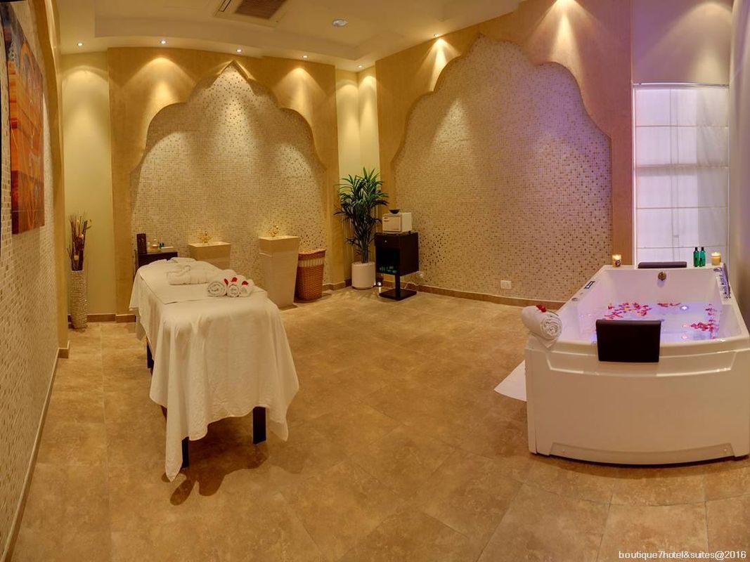 Boutique 7 Hotel and Suites фото 4