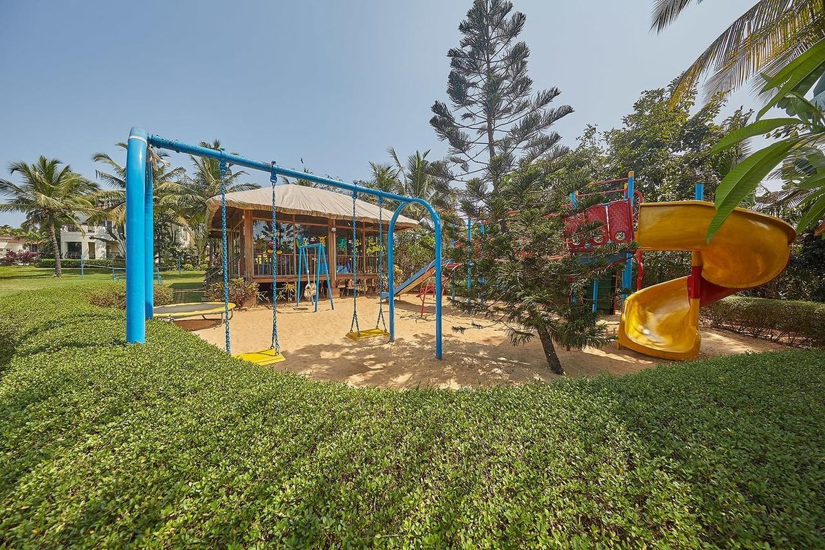 Royal Orchid Beach Resort & Spa, Goa фото 21
