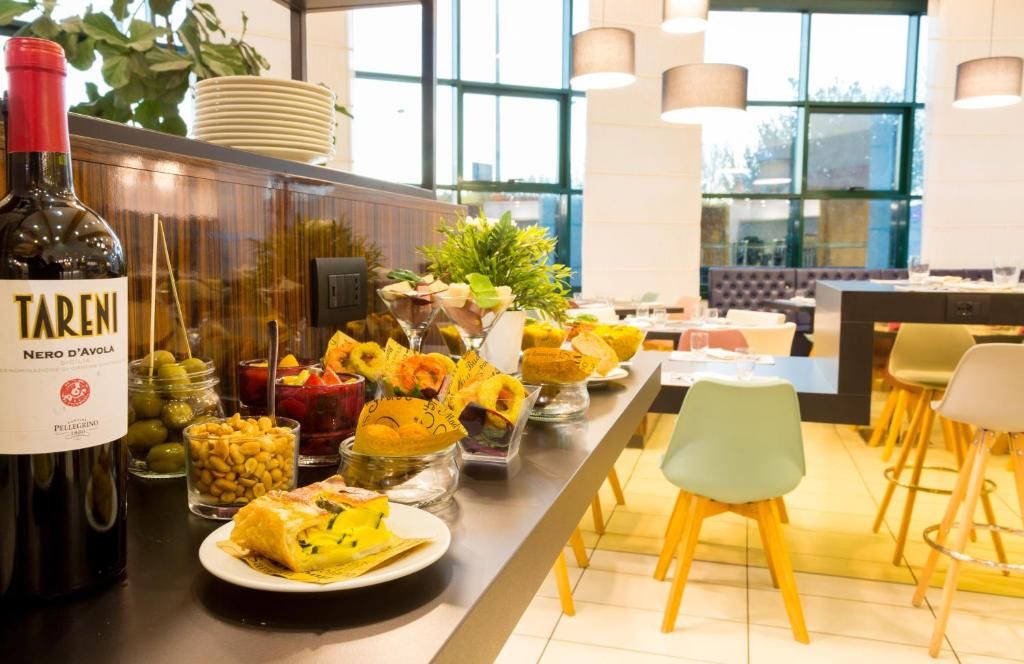 Hotel Holiday Inn Express Bologna Fiera фото 28