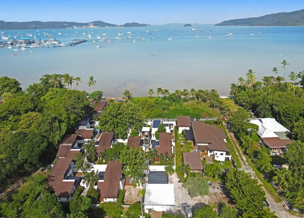 Andaman Seafront Villa Phuket фото 0