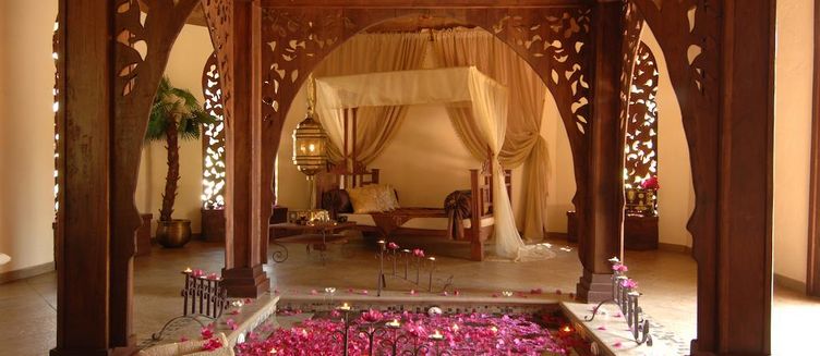 Фото отеля Breezes Beach Club and Spa