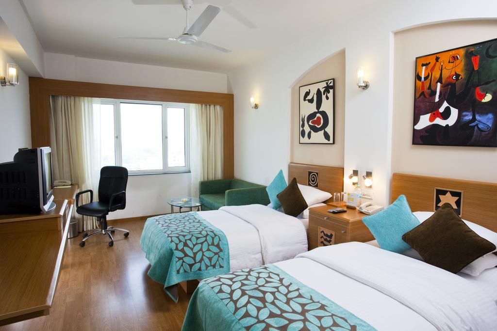 Lemon Tree Hotel, East Delhi Mall фото 17