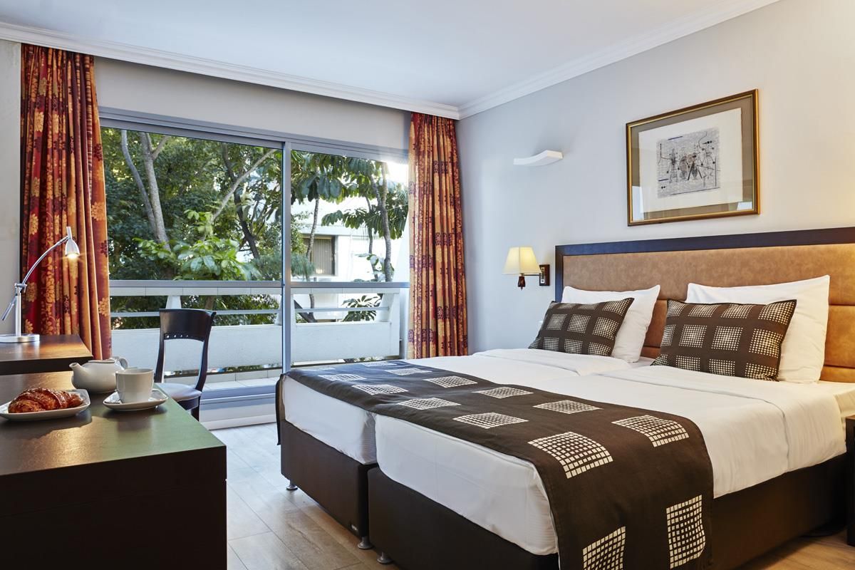 Kfar Maccabiah Hotel & Suites фото 1