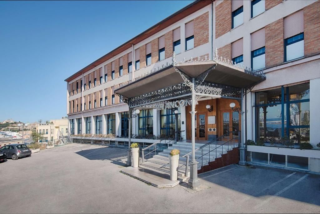 Hotel NH Ancona фото 0