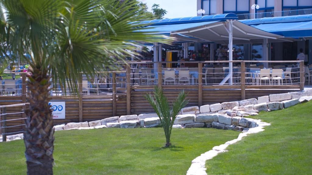 Myroandrou Beach Apartments ( ex. Myro Androu Hotel Apts ) фото 13