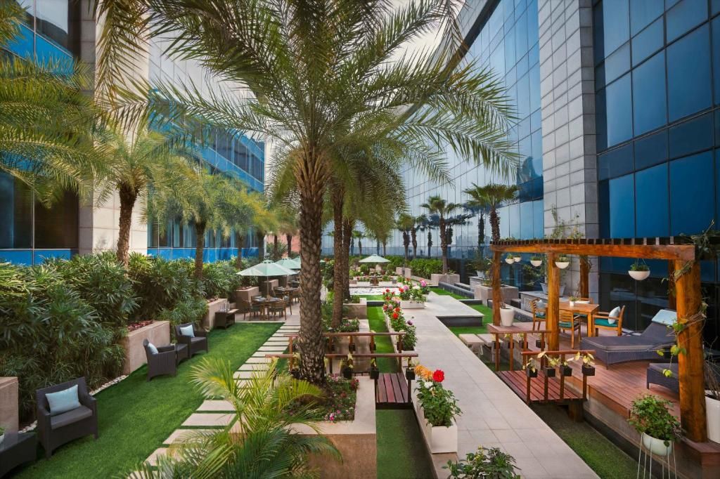 The Leela Ambience Gurugram Hotel & Residences фото 19