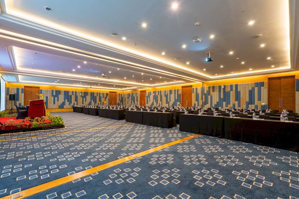 Vouk Hotel & Suites фото 75
