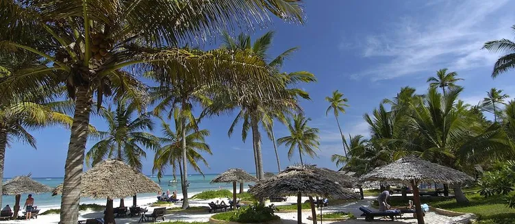 Фото отеля Breezes Beach Club and Spa