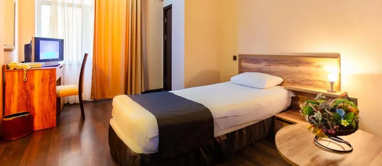 Фото отеля Diplomat Hotel