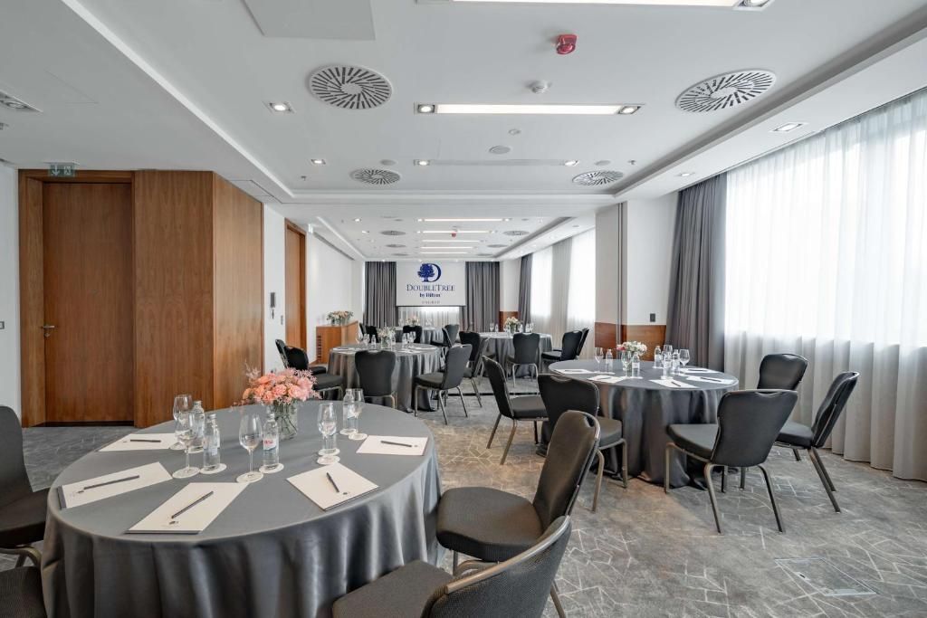 DoubleTree by Hilton Zagreb фото 41
