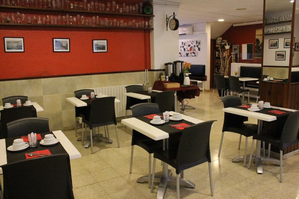 Хостел «Hostal Regina» фото 13