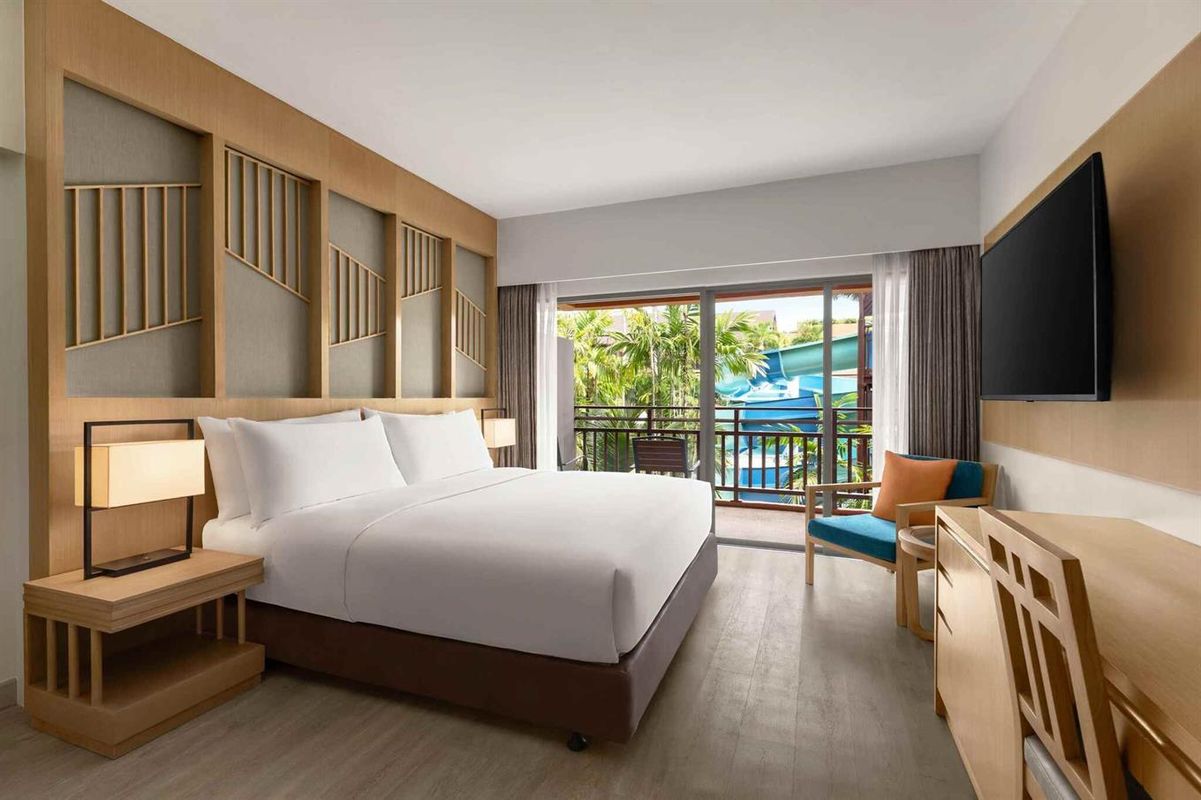 Courtyard by Marriott Phuket, Patong Beach Resort фото 2