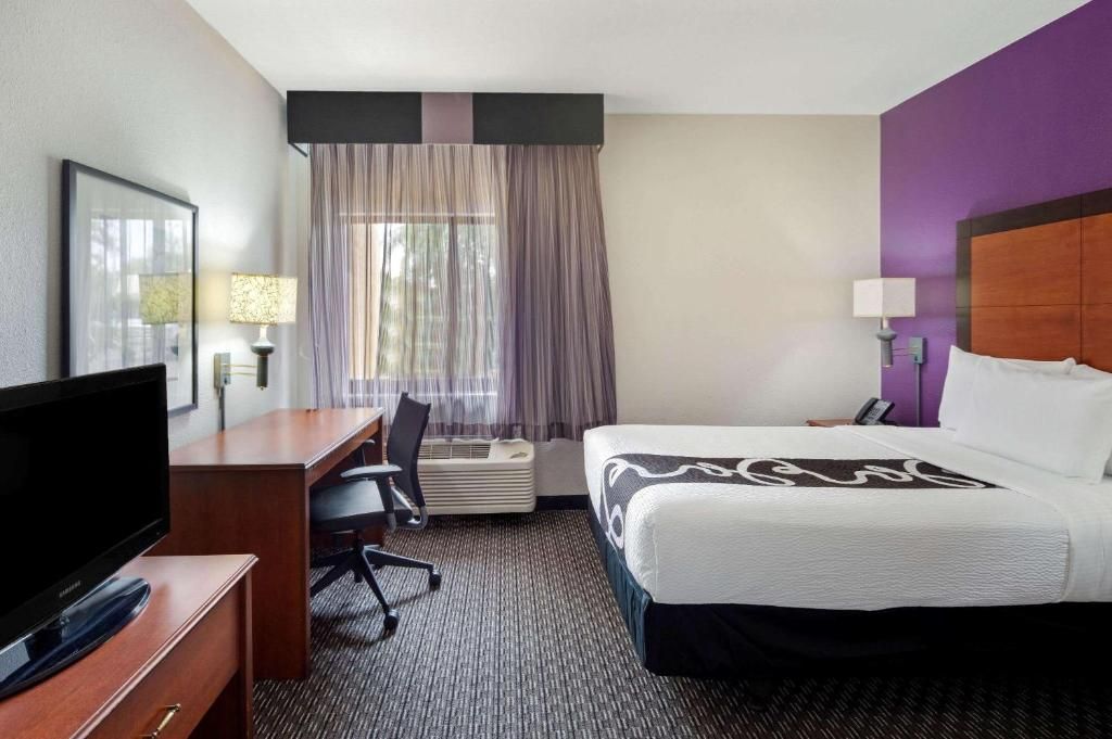La Quinta Inn & Suites Miami Airport East фото 26