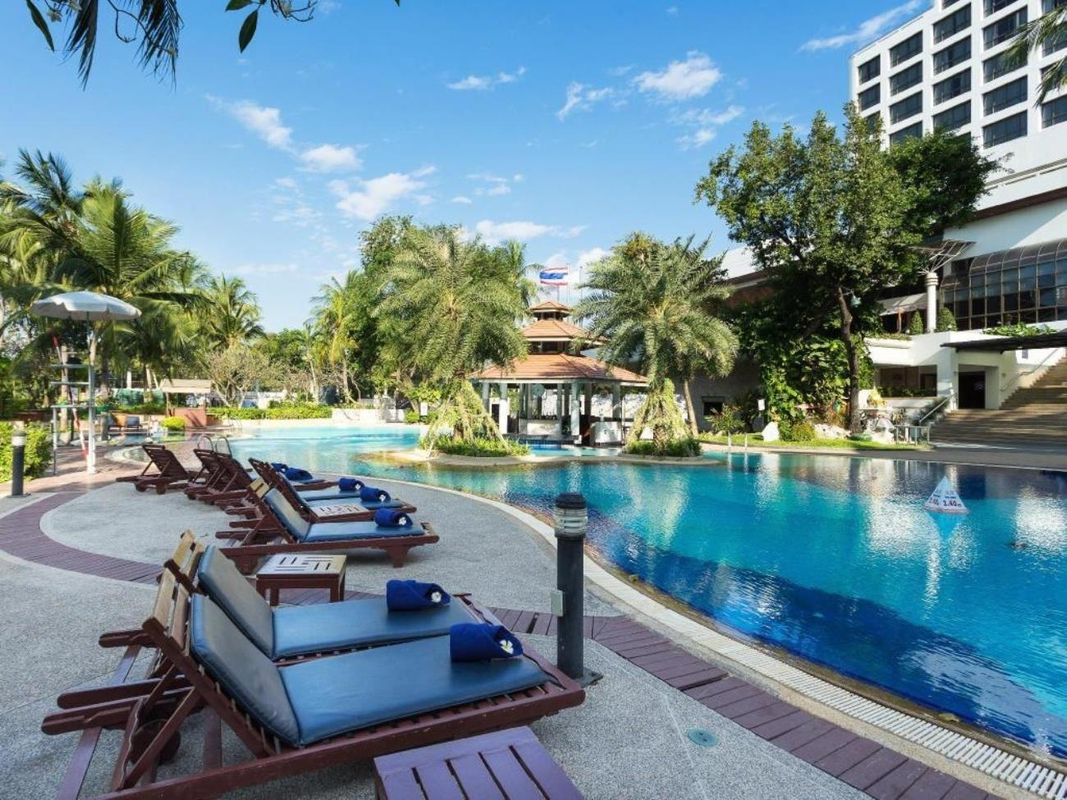 Cholchan Pattaya Beach Resort фото 15